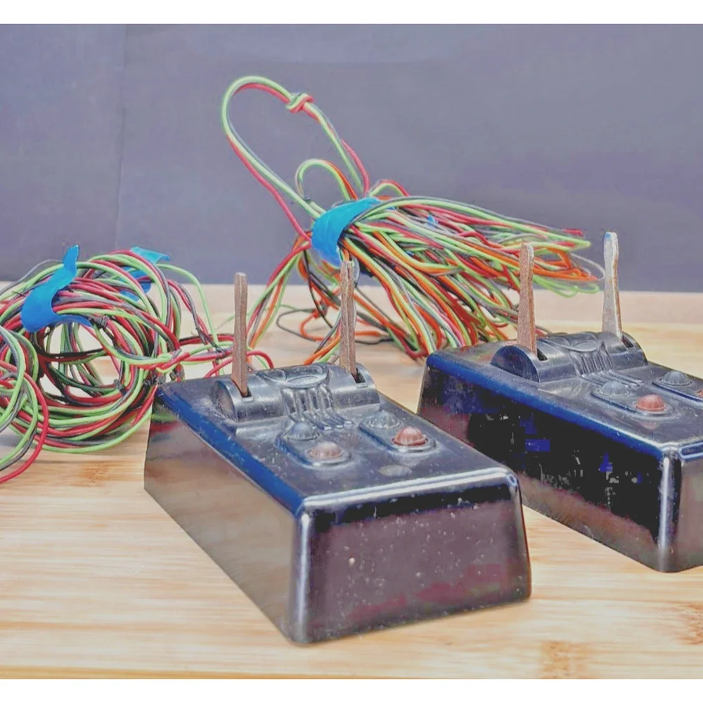 Vintage Lionel O27 Switch Controllers Dual Lever Bakelite Pair Untested